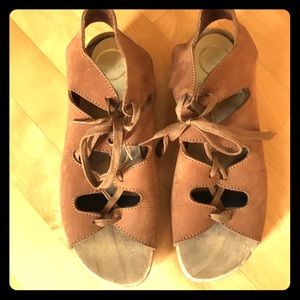 ☀️No. 6 tie up nubuck leather sandals ~ brown tan